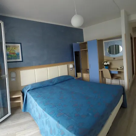 Edera Hotel 2*